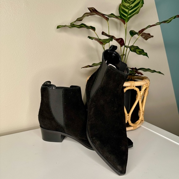 New Marc Fisher Black Suede Pointed-Toe Ankle Boots Slip-On Fall/Winter Size 6 - Picture 14 of 14